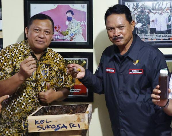 Foto 2 dari 4: Singgah di Kota Madiun, Kabasarnas Terkesan Budidaya Madu dan Penataan Kota
