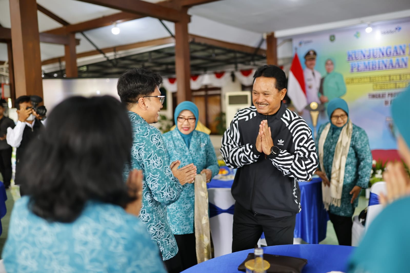 Foto 1 dari 10: Sambut Juri Lomba PKK Sehat Lestari Berencana, Wali Kota Paparkan Komitmen Kota Madiun Untuk Jaga Lingkungan Bersih Dan Sehat