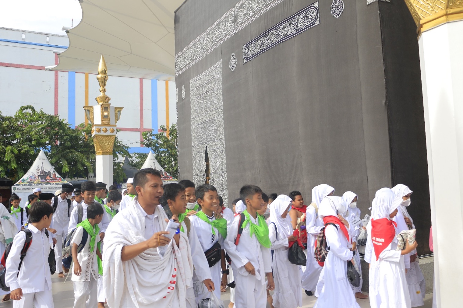 Foto 5 dari 6: Bekali Ilmu Agama, Siswa SD Ikuti Manasik Umroh di PRC