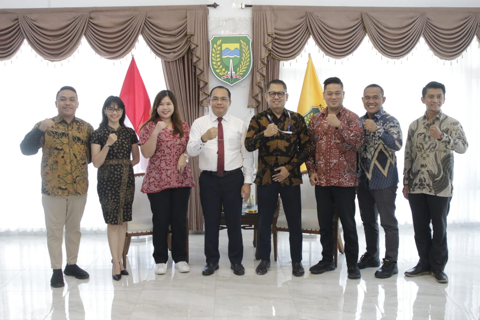 Foto 12 dari 12: Pj. Wali Kota Madiun Terima Audiensi dari NPCI dan Mercure Hotel, Bicarakan Prestasi Hingga Jalin Sinergi
