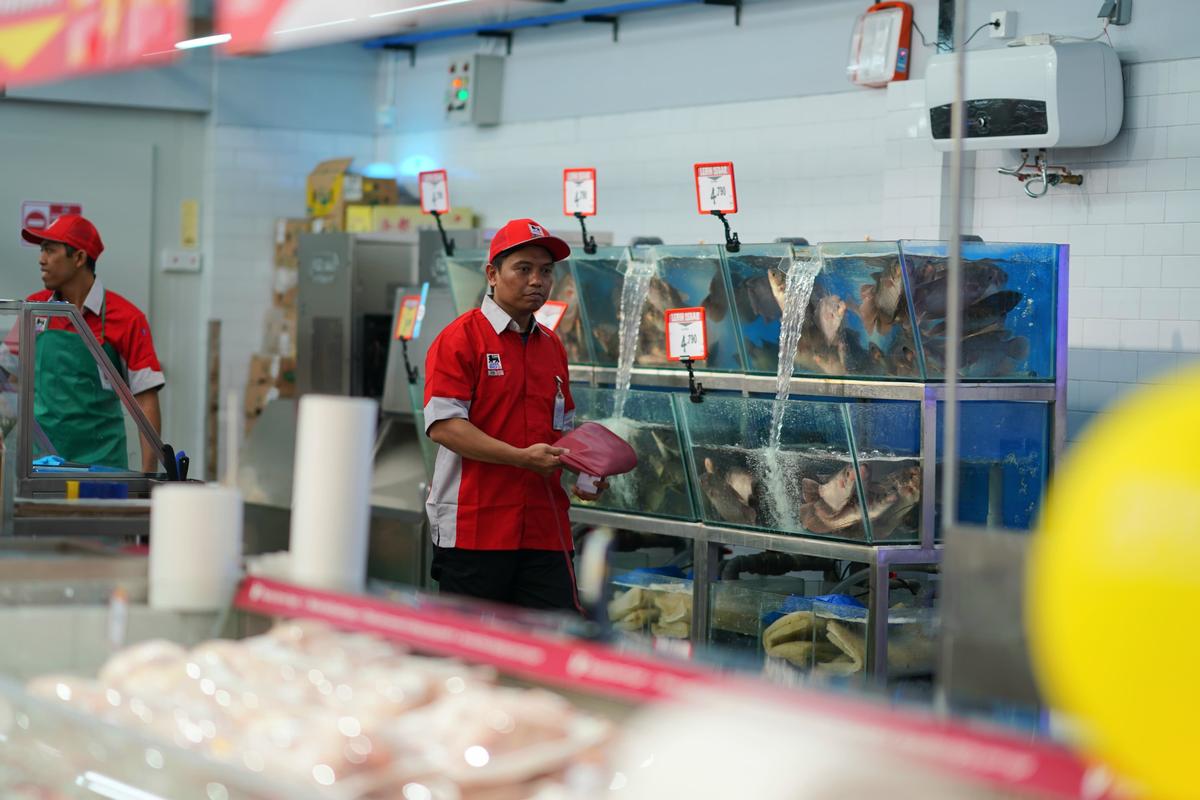 Foto 5 dari 19: Buka Gerai Pertamanya di Kota Pendekar, Superindo Nilai Madiun Punya Prospek Investasi Menarik
