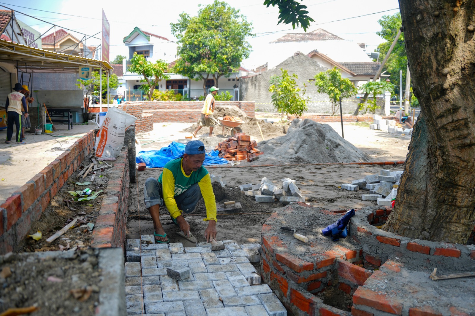 Foto 2 dari 5: Tambah Fasilitas, Pemkot Bangun RTH Bumi Mas