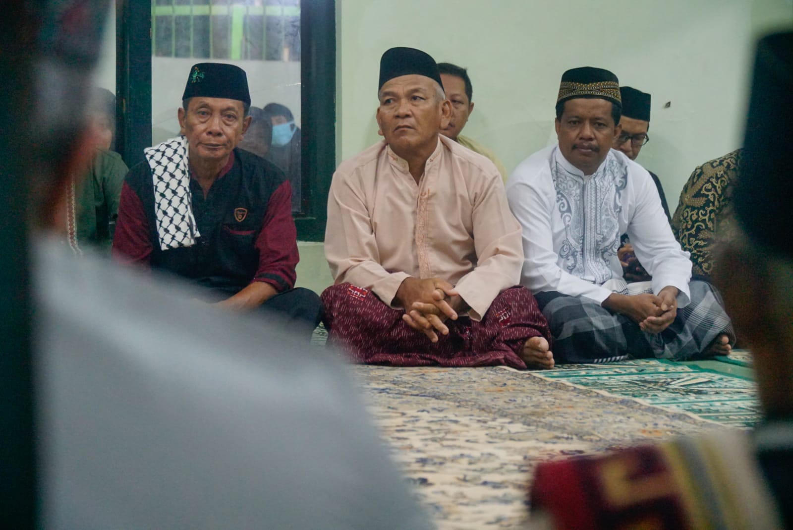 Foto 9 dari 12: Beribadah di Masjid Al Ichsan, Wali Kota Sampaikan Program Pembangunan
