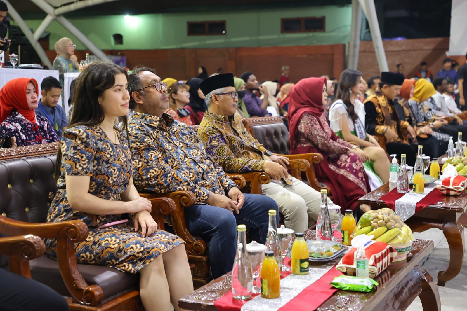 Foto 5 dari 5: Tak Hanya Putri Indonesia Pariwisata, Grandfinal Kakang-Mbakyu Juga Dihadiri Mahasiswa Berbagai Negara