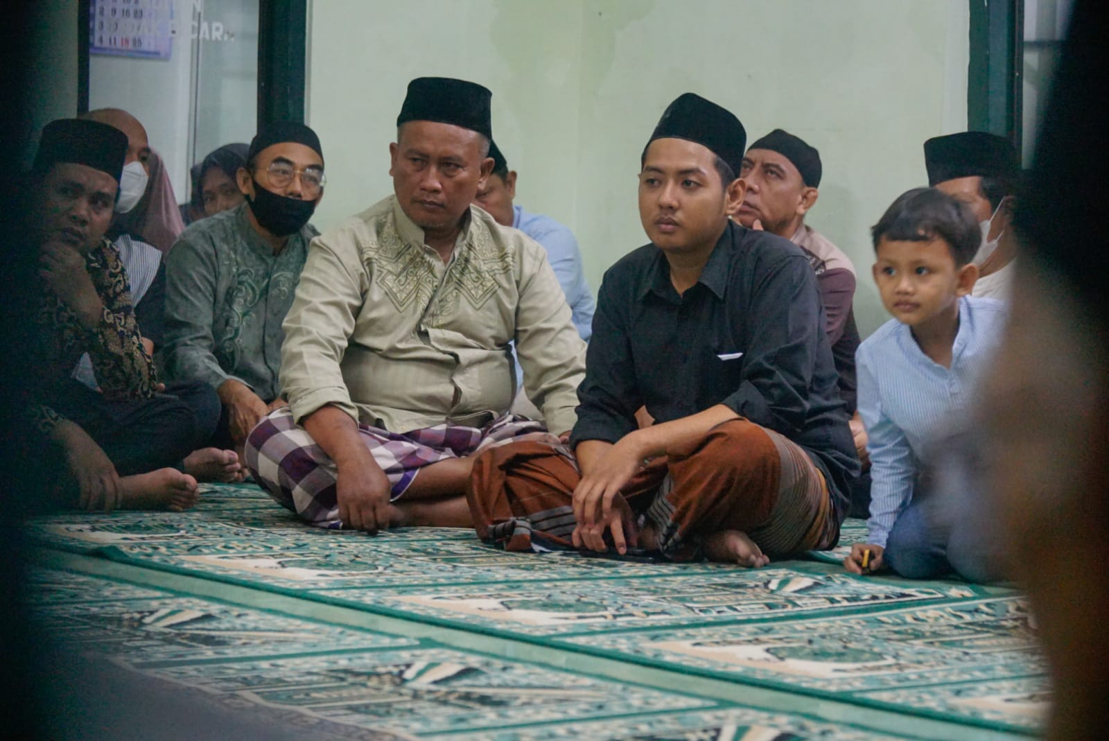 Foto 8 dari 12: Beribadah di Masjid Al Ichsan, Wali Kota Sampaikan Program Pembangunan