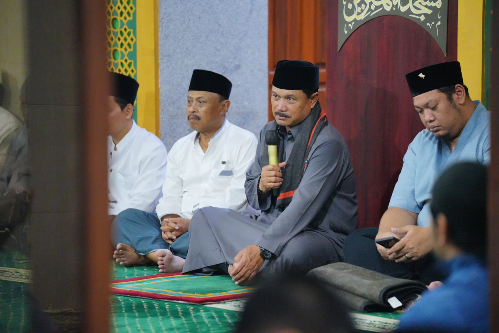 Foto utama berita: Tarawih Di Masjid Al Muhajirin, Wali Kota Ajak Warga Tingkatkan Ibadah Sebelum Ramadan Berakhir