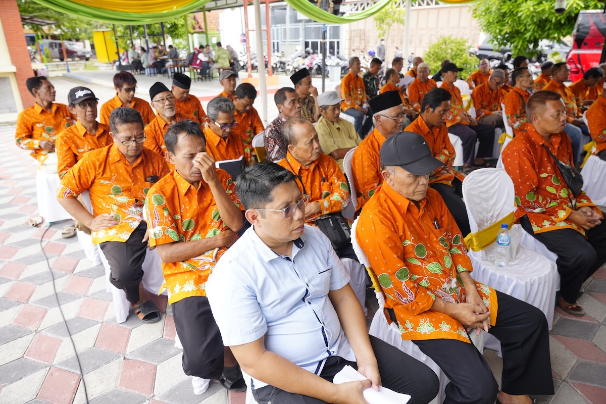 Foto 7 dari 8: Pimpin Musrenbang di Tiga Kelurahan, Wali Kota Resmikan Lapangan Voli dan Sampaikan Hasil Pembangunan