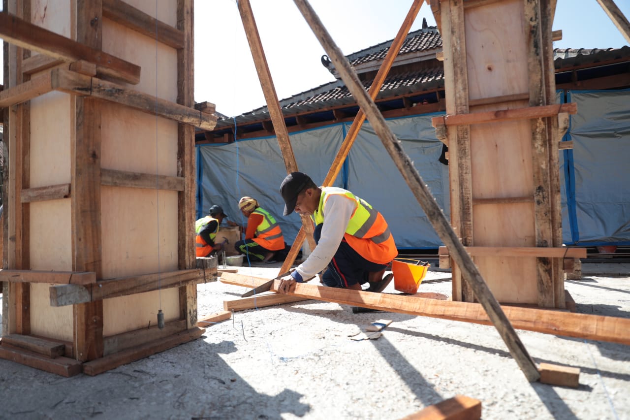 Foto 5 dari 5: Tinjau Pembangunan Menara, Wali Kota Apresiasi Pekerjaan Surplus 5 Persen Lebih di Minggu Pertama