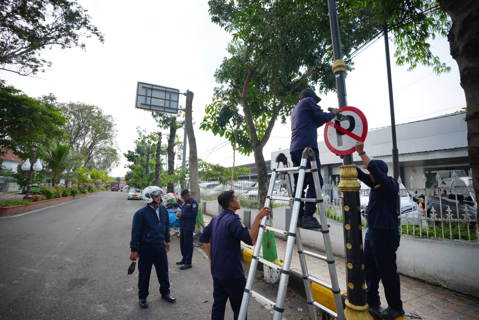 Depan Stasiun Wajib Steril Parkir, Pengendara Bisa Parkir di Lahan Selatan Jalan