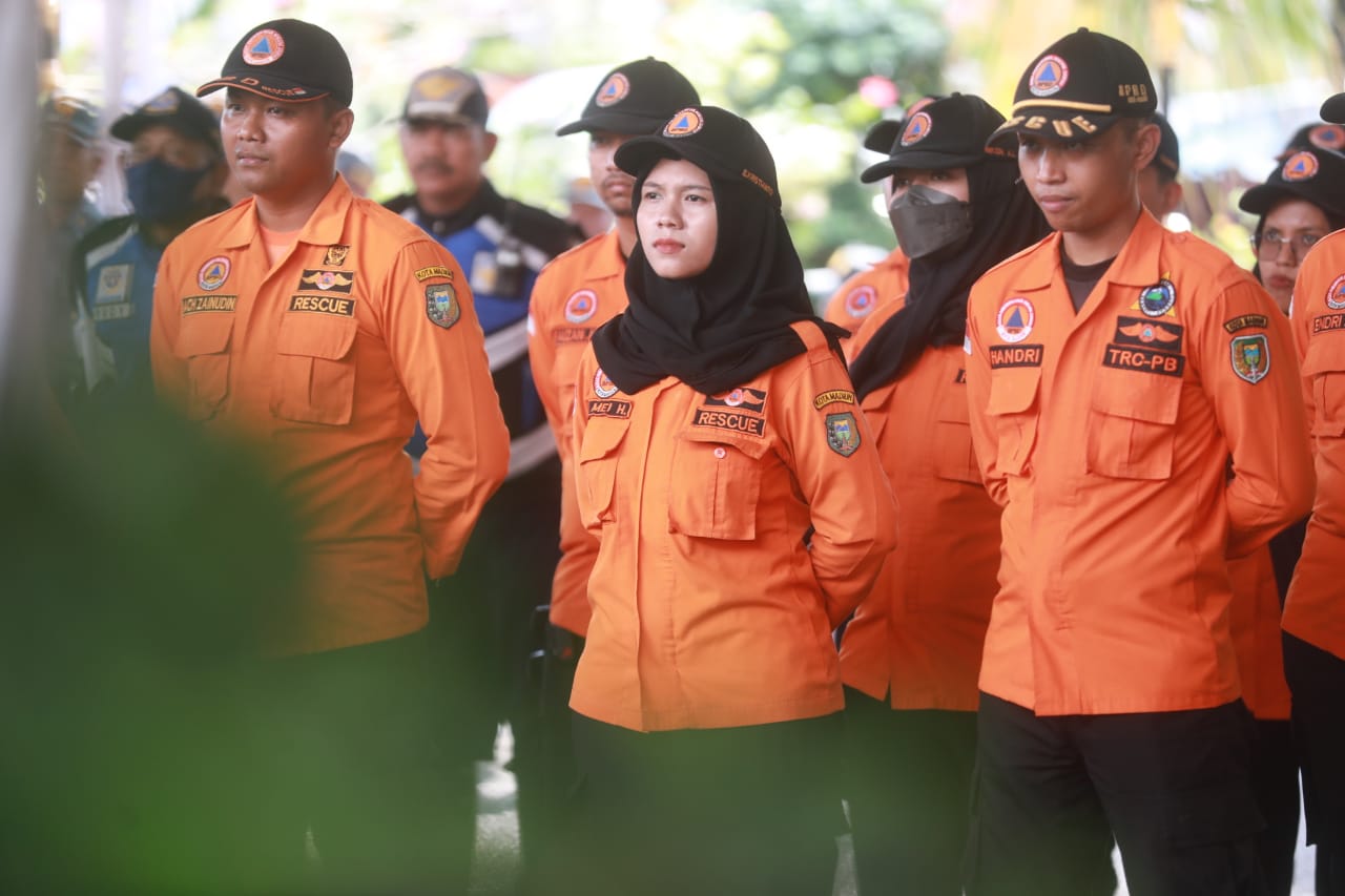 Foto 4 dari 11: Jelang Pergantian Tahun, Wali Kota Gelar Apel Pasukan Pengamanan Malam Tahun Baru