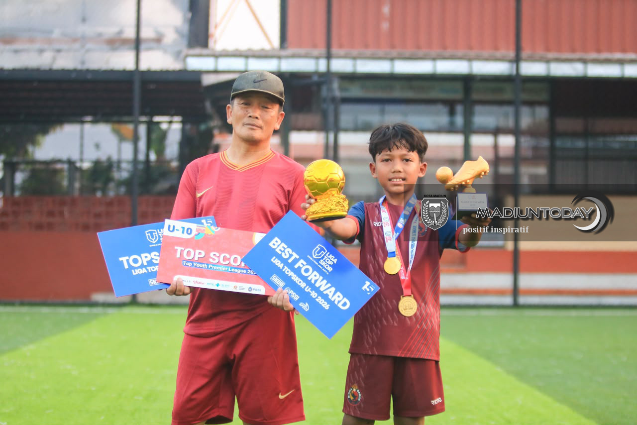 Foto 10 dari 10: Kantongi Puluhan Kejuaraan di Usia 10 Tahun, Pesepak Bola Cilik Kota Pendekar Ini Dipercaya Jadi Kapten di Ibu Kota