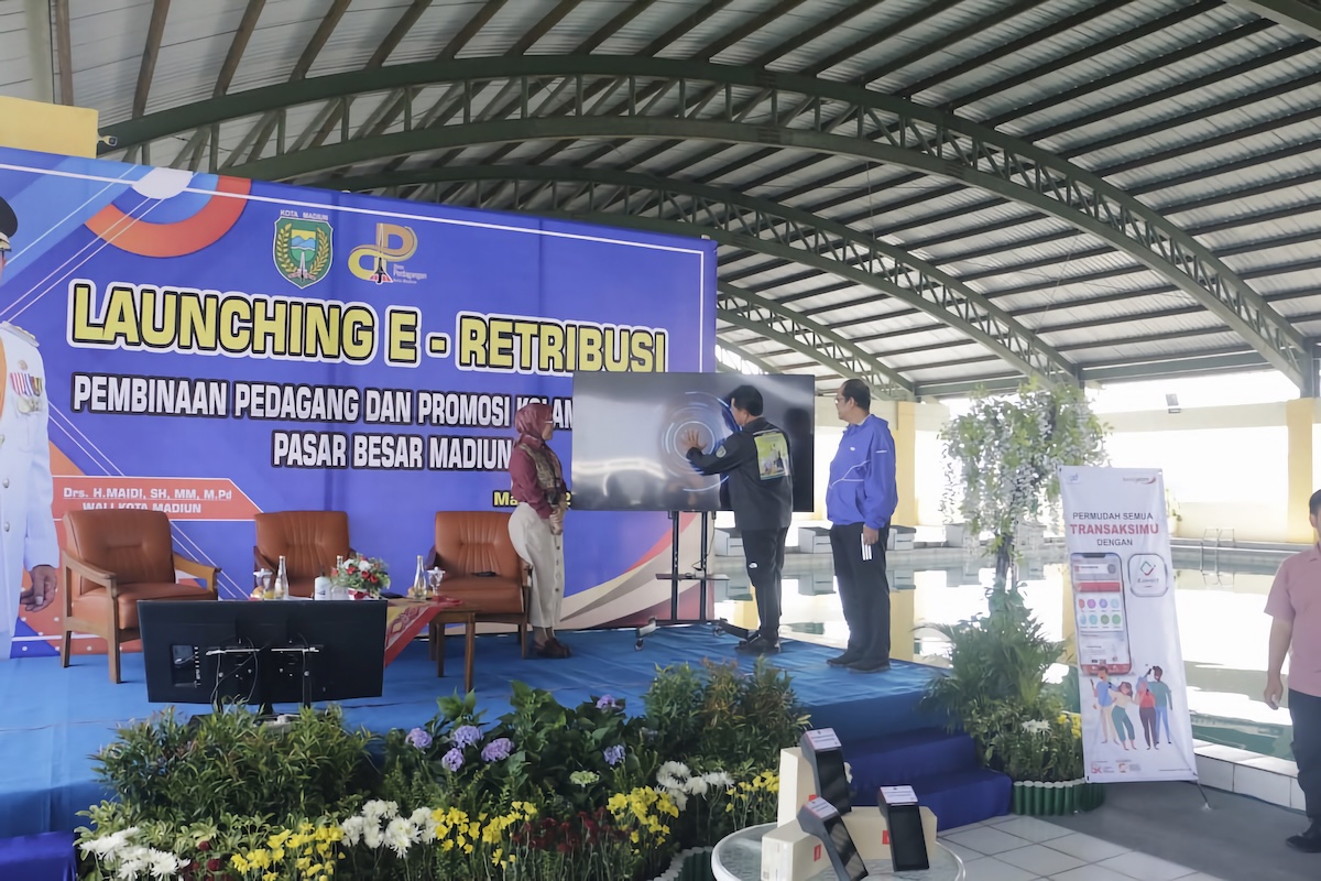Foto 11 dari 12: Launching E-Retribusi Bagi Pedagang di PBM, Wali Kota Harap Tak Ada Kebocoran Retribusi