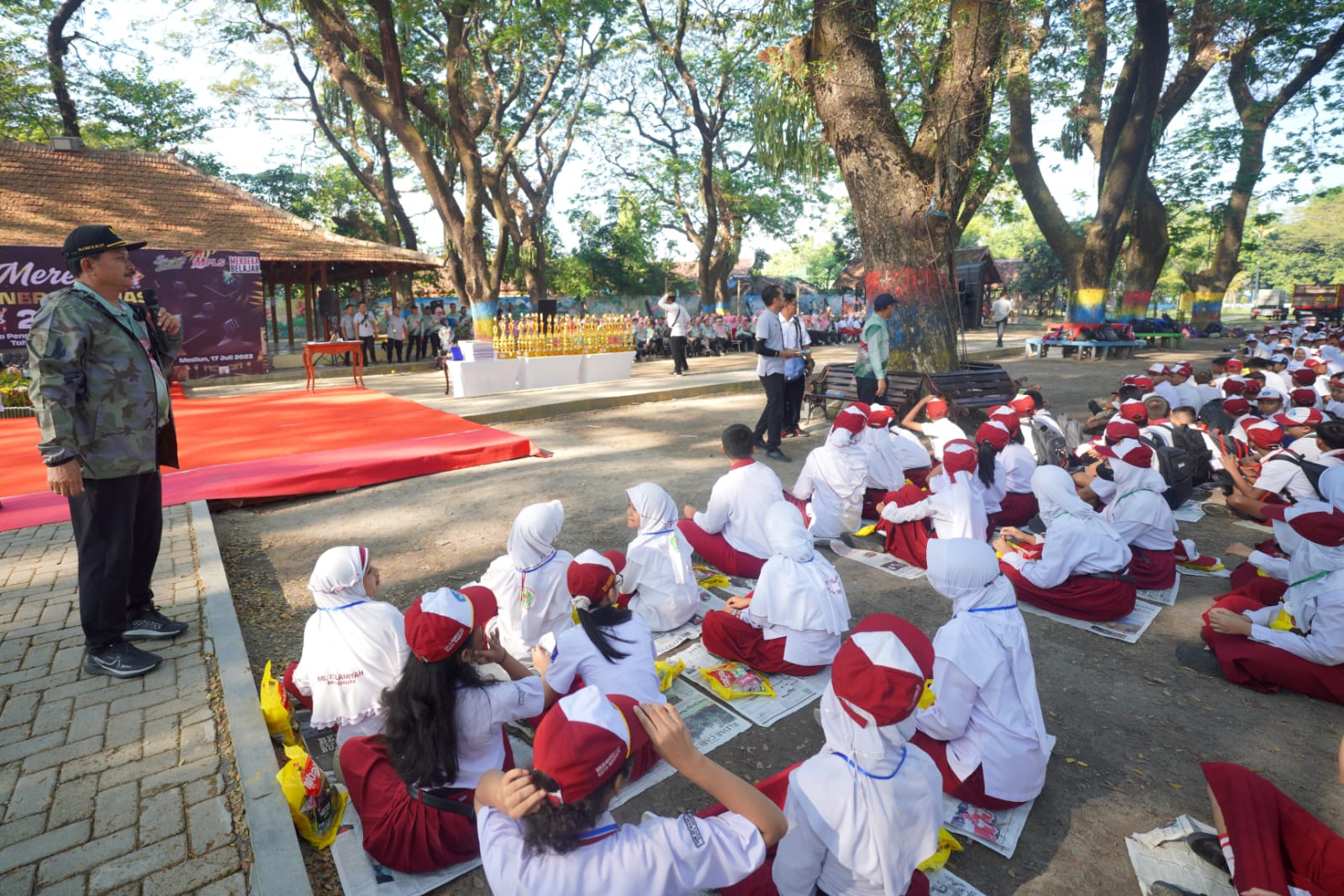 Foto 8 dari 9: Buka MPLS Tahun Ajaran 2023/2024, Wali Kota Maidi Tegaskan Tidak Ada Kekerasan Apapun Dalam MPLS