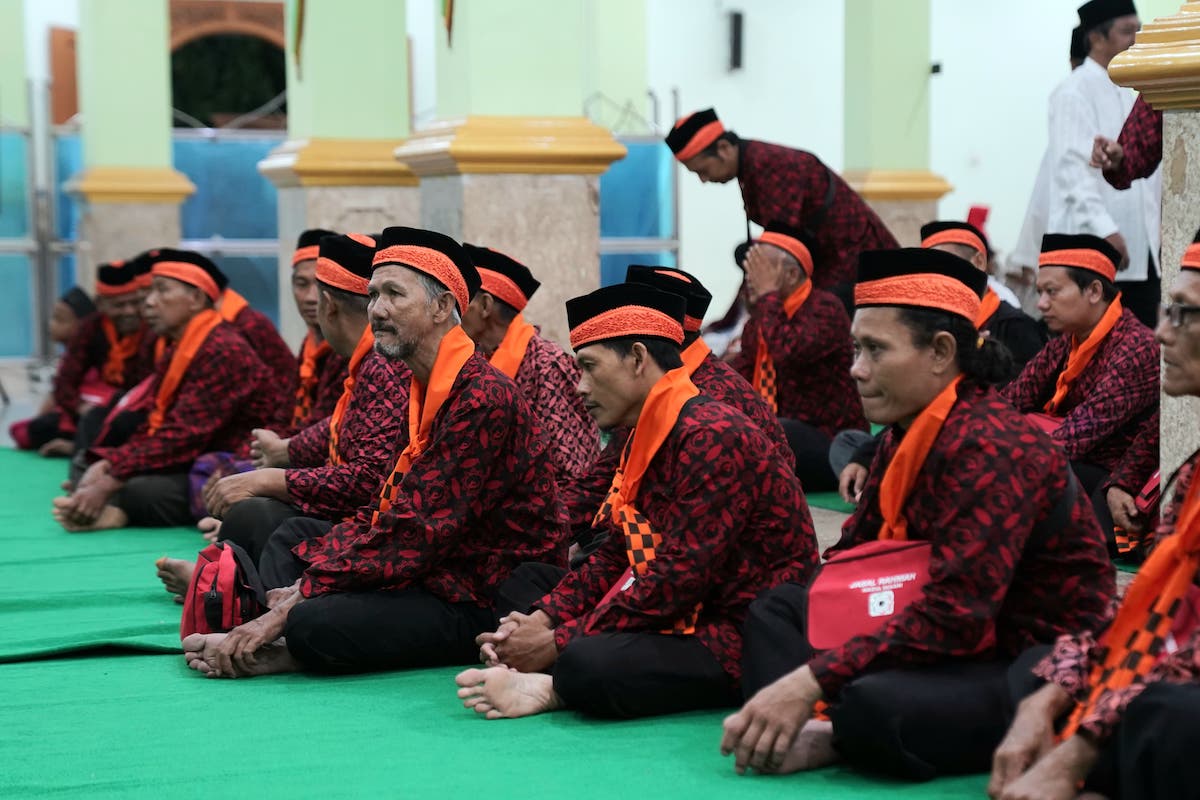 Foto 7 dari 9: Berangkatkan Marbot dan Imam Masjid Ibadah Umrah, Wali Kota Harap Jadi Sarana Peningkatan Keimanan Jamaah