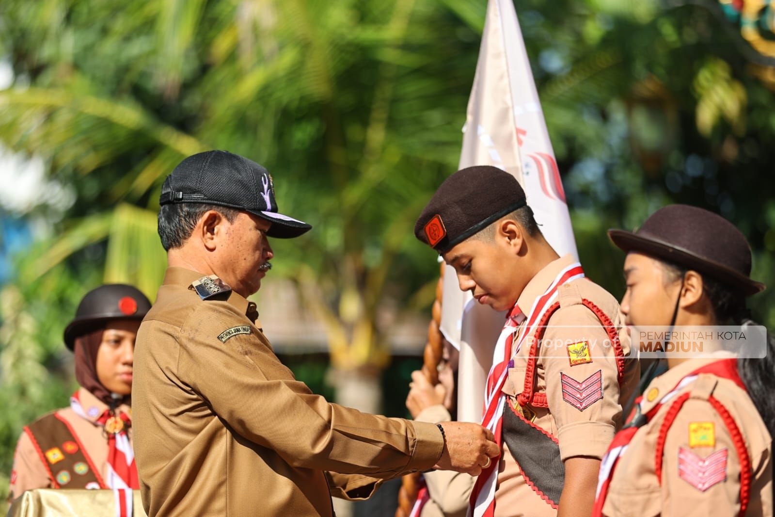Foto utama berita: Berangkatkan Kontingen Jambore, Wali Kota Pesan Jaga Nama Baik Kota Pendekar