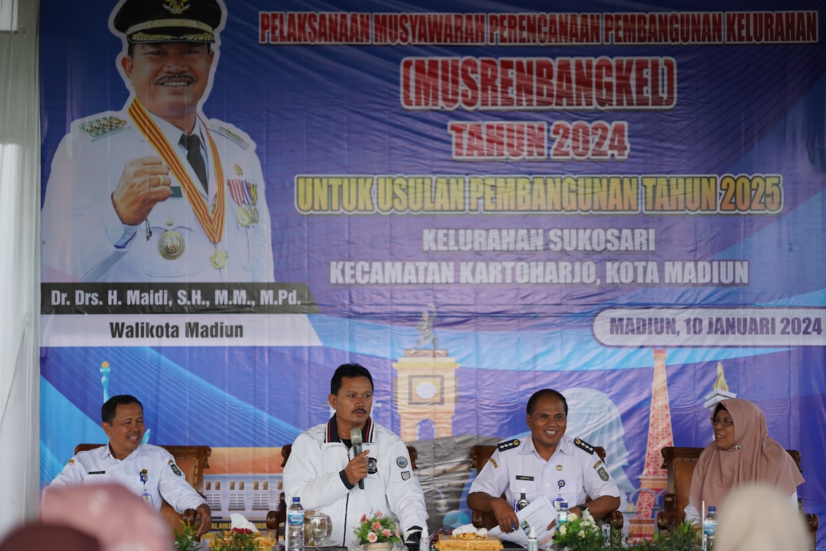 Foto 4 dari 18: Musrenbang di Dua Kelurahan, Wali Kota Sampaikan Arah Pembangunan Kota Kedepan
