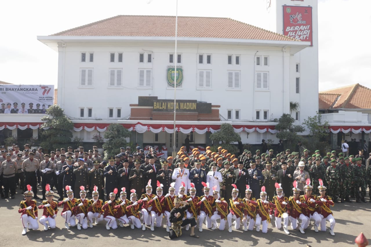 Foto 9 dari 14: HUT ke-77 Bhayangkara, Wali Kota: Setiap Pribadi Harus Menjadi Polisi untuk Diri Sendiri