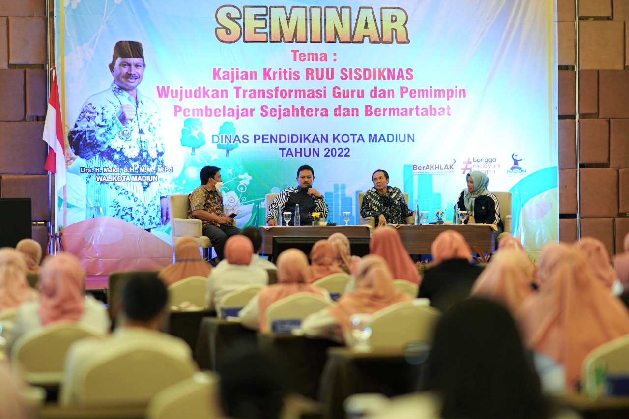 Foto utama berita: Jadi Narasumber Seminar RUU Sisdiknas, Wali Kota Harap Peningkatan Kompetensi Guru