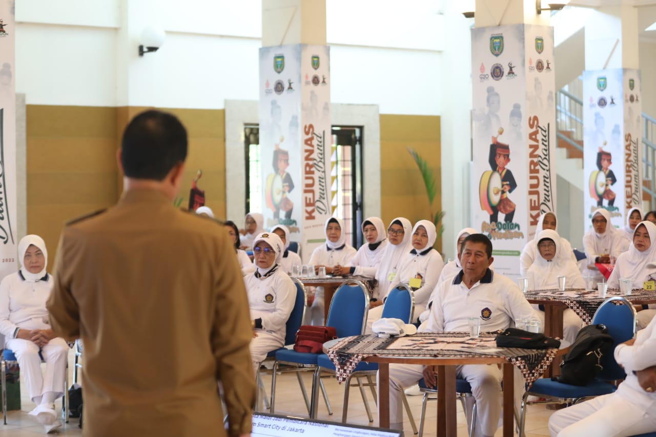 Foto 7 dari 11: Dukung Peningkatan Kesehatan Lansia, Wali Kota Gelar Pelatihan Instruktur Senam Lansia