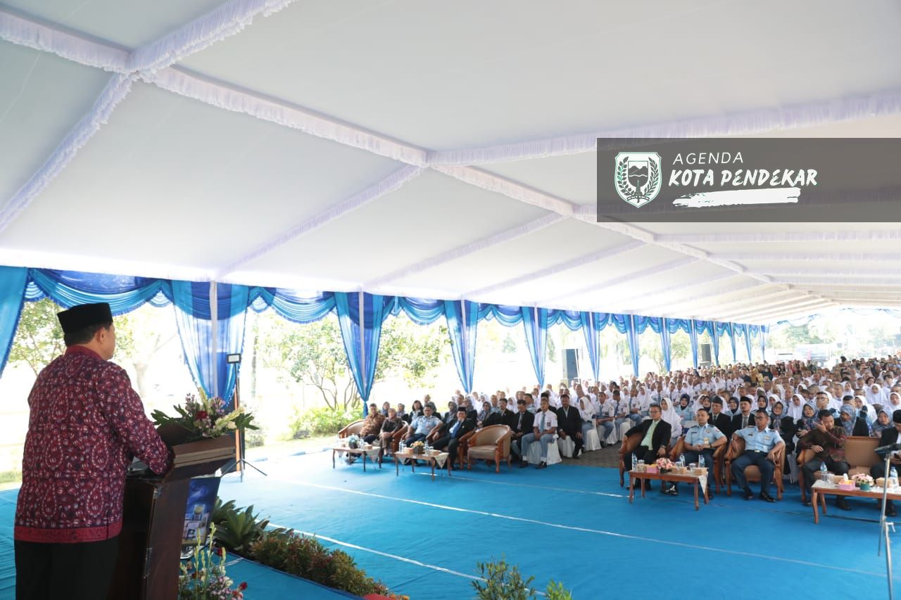 Foto 2 dari 11: Serah Terima Taruna-Taruni SMAN 3 Taruna Angkasa Jawa Timur, Wali Kota Harap Cetak Generasi Unggul
