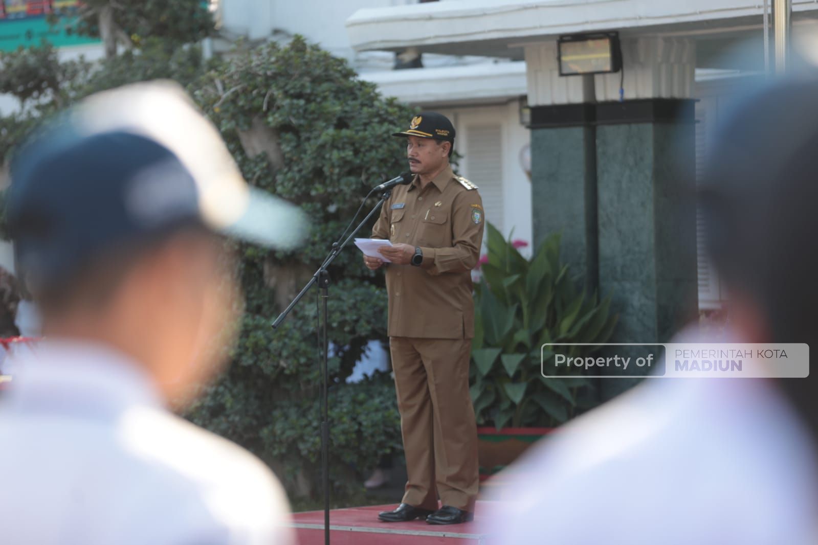 Foto 12 dari 12: Pimpin Apel HUT PMI ke-78, Wali Kota Kukuhkan 30 Sukarelawan PMI dan Beri Penghargaan ke Pendonor Terbanyak