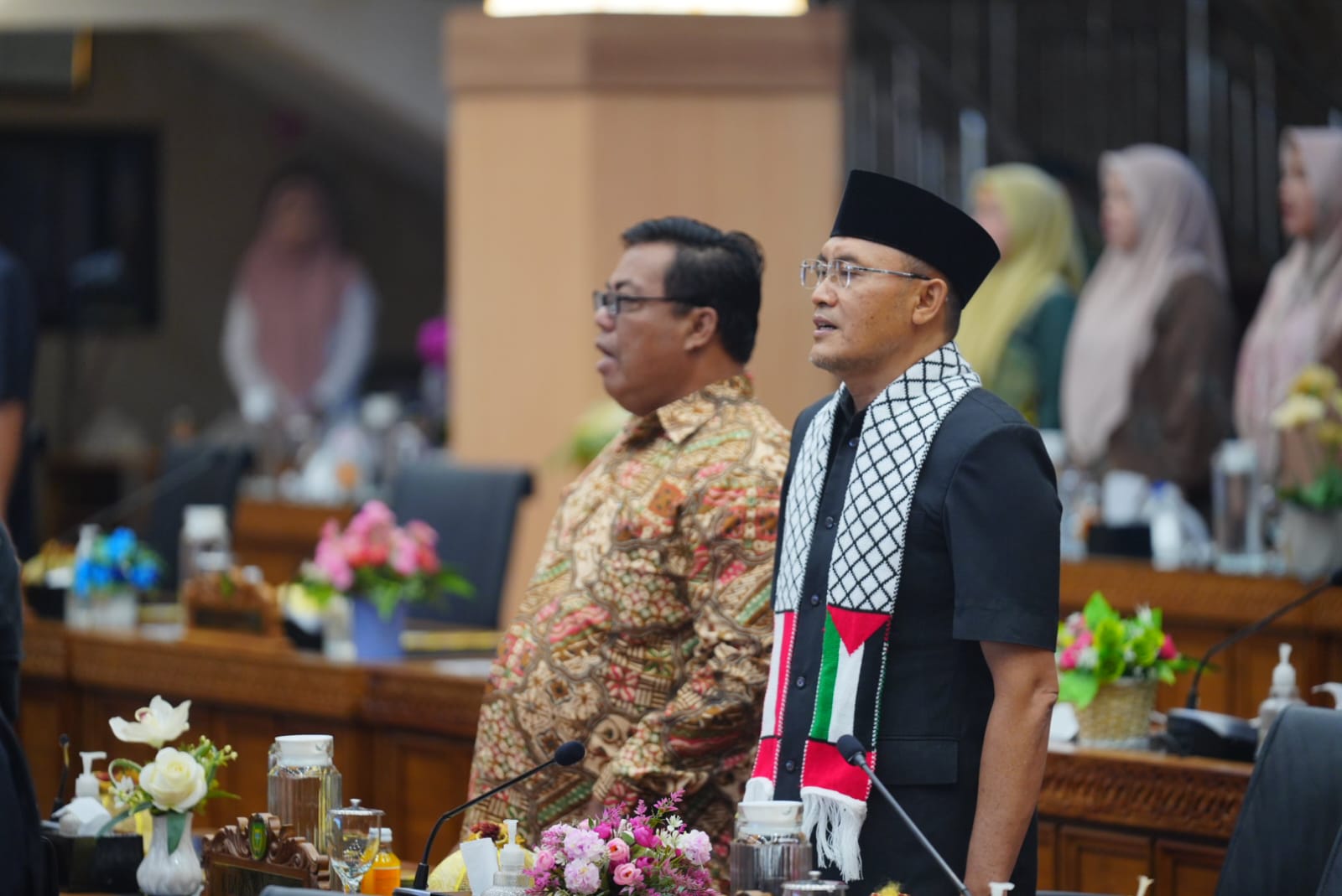 Foto 7 dari 8: Sesuaikan Aturan Pusat, Eksekutif-Legislatif Mulai Bahas Tiga Raperda Lewat Rapat Paripurna