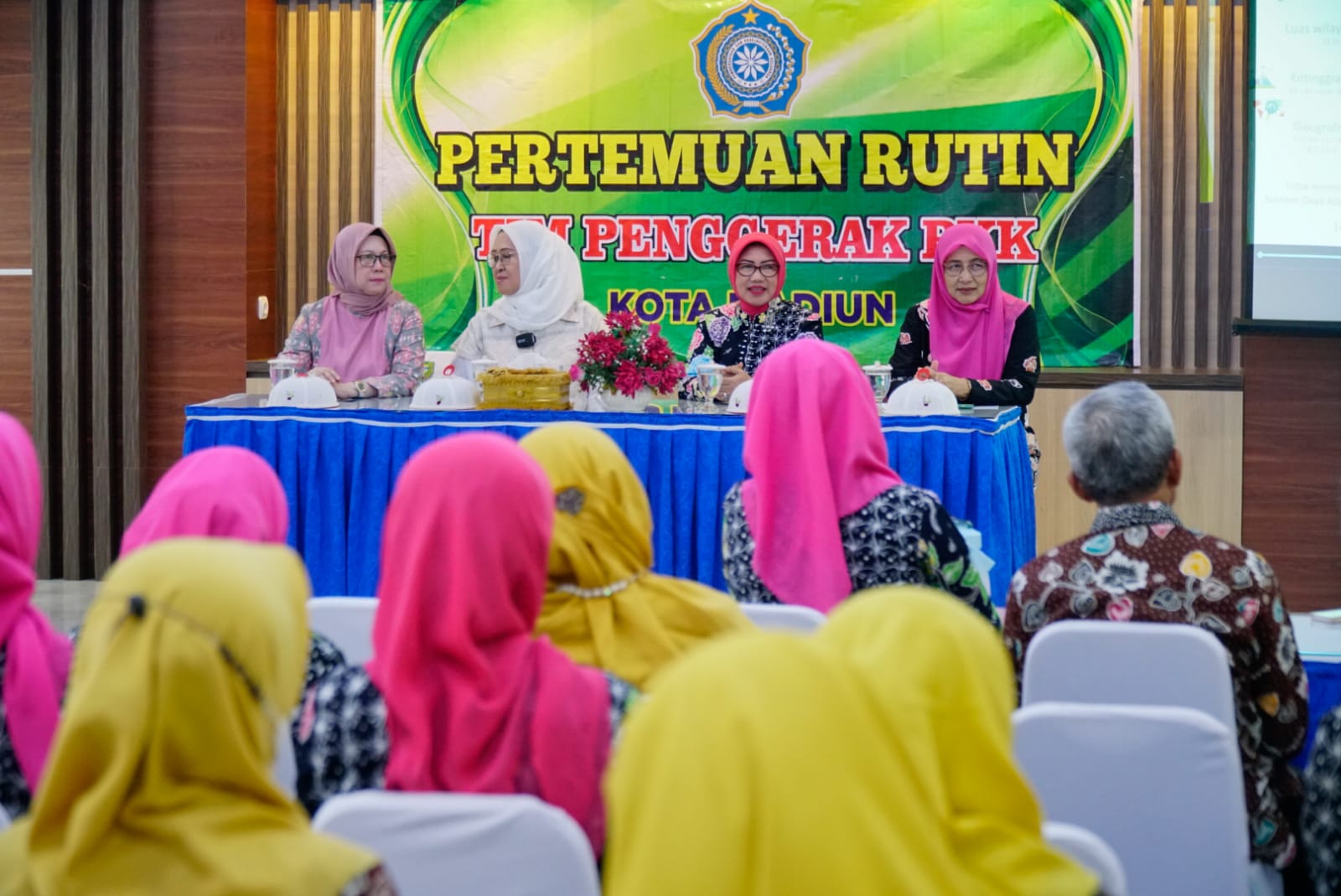 Foto 13 dari 15: Kepincut Sekolah Lansia Tangguh, TP PKK Sumsel Study Banding ke TP PKK Kota Pendekar