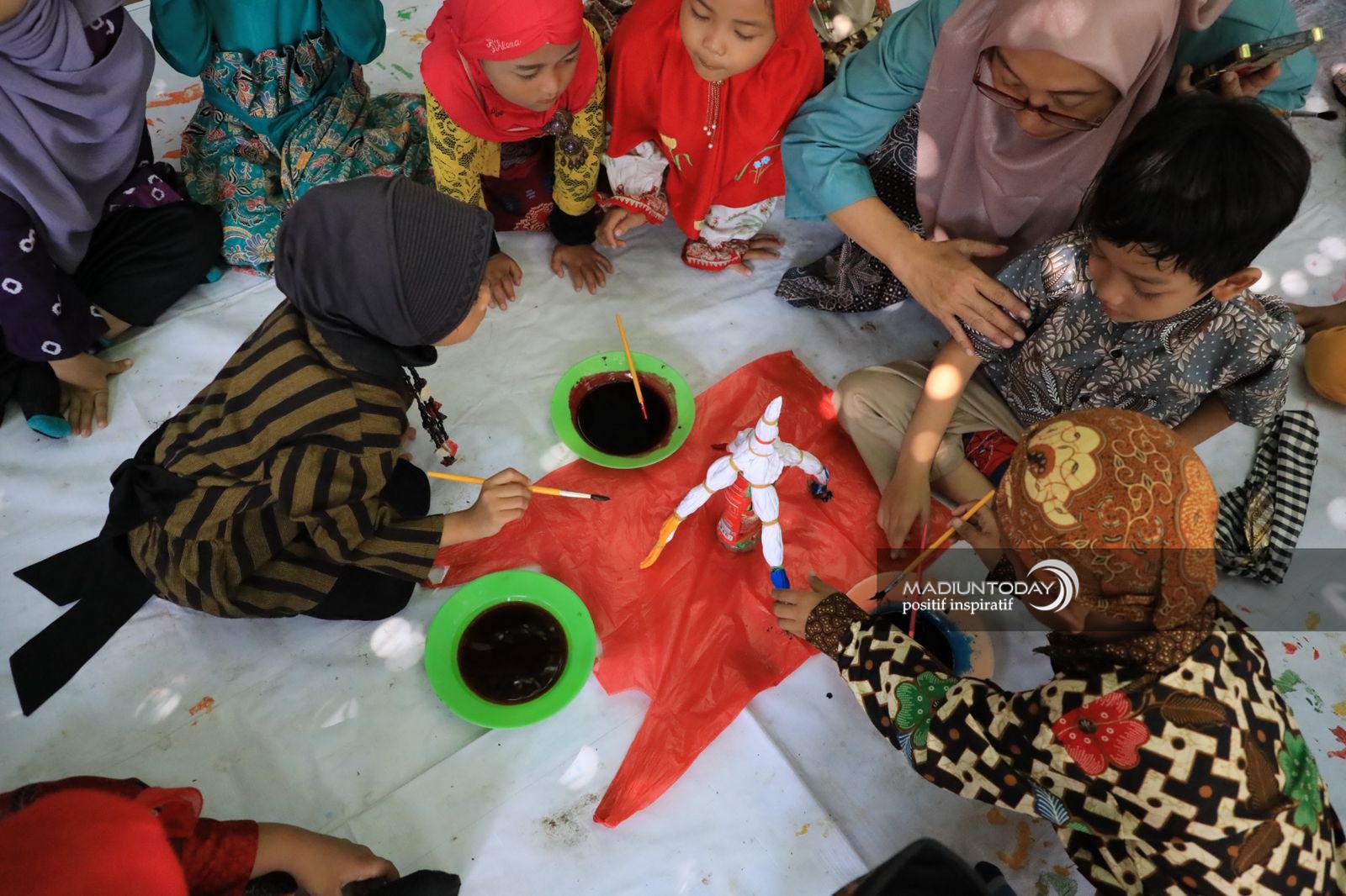 Foto utama berita: Serunya Peringatan Hari Batik TK ABA, Sarat Pembelajaran Karakter dan P5 Kurikulum Merdeka
