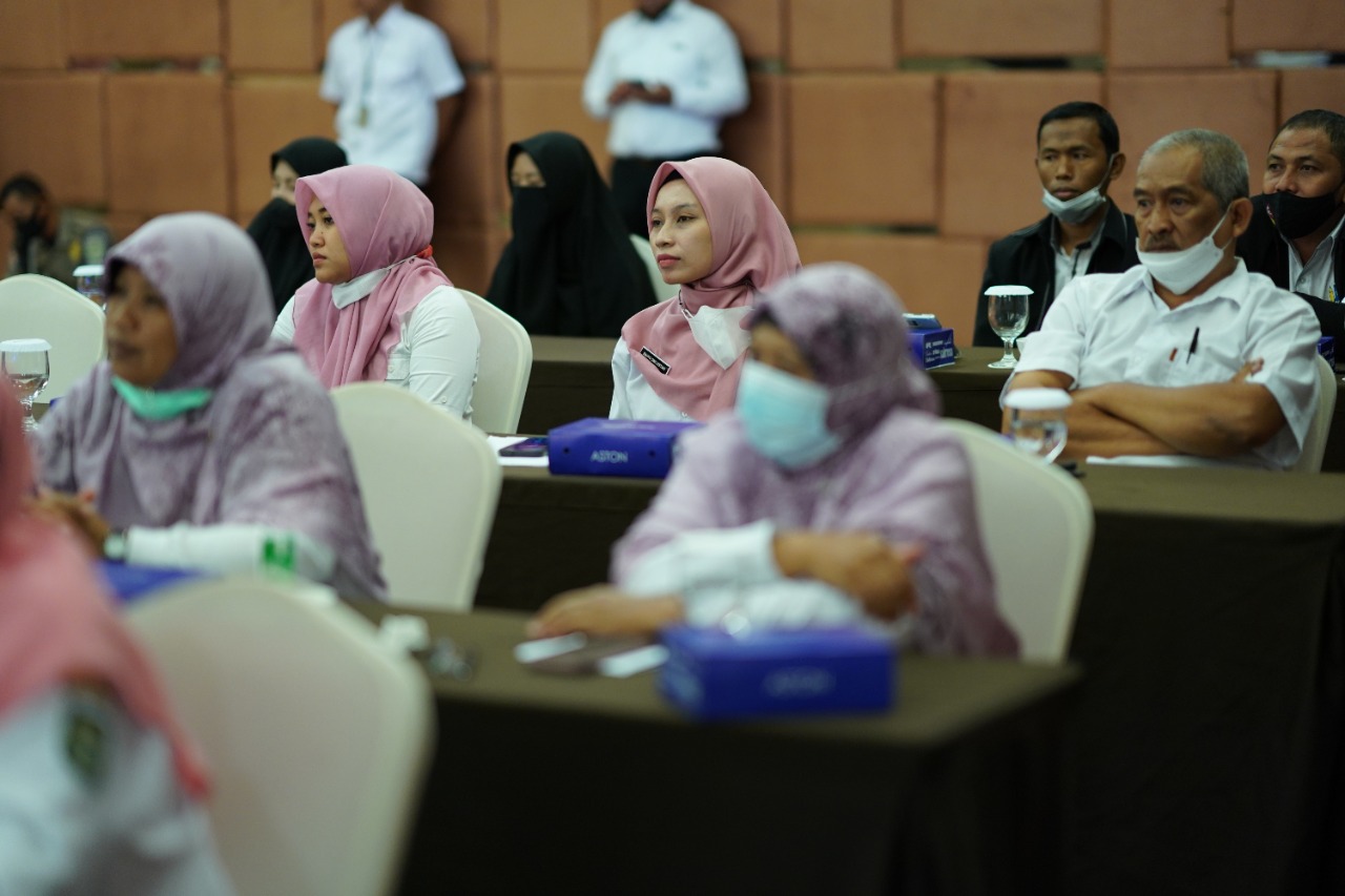 Foto 3 dari 10: Jadi Narasumber Seminar RUU Sisdiknas, Wali Kota Harap Peningkatan Kompetensi Guru