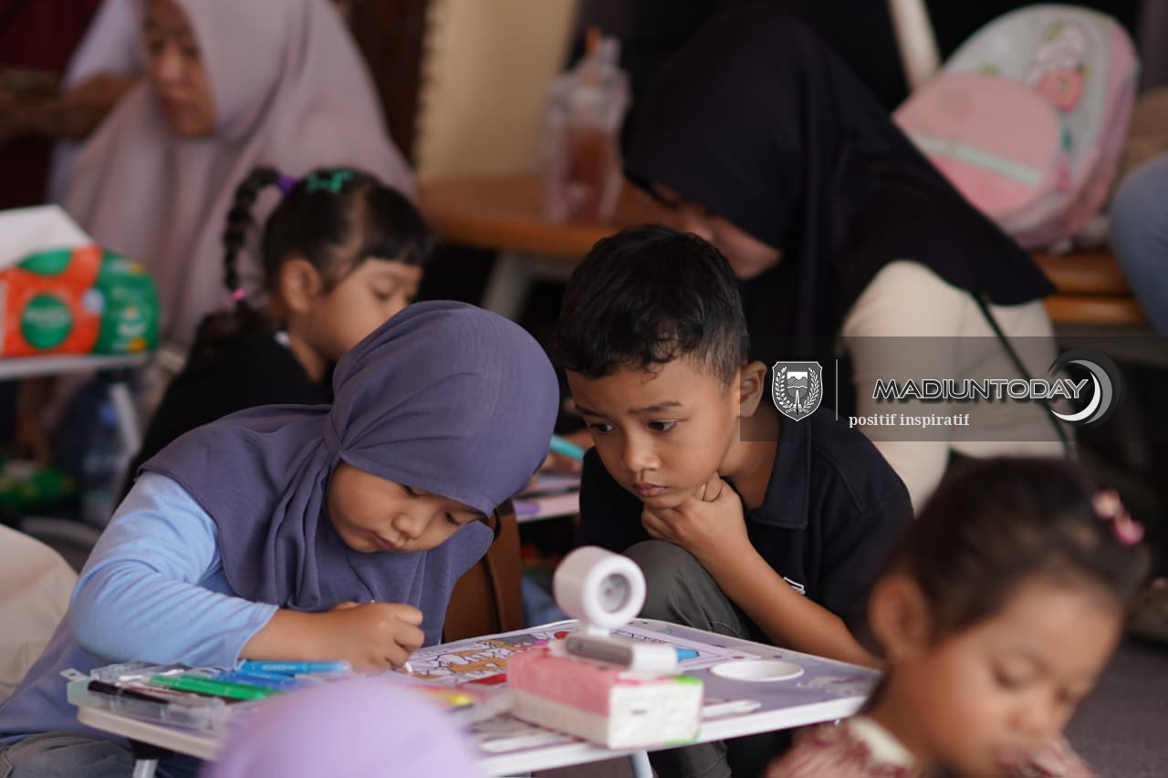Foto 6 dari 35: Lomba Mewarnai Lengkapi Gelaran EXPO UMKM dan Ekosistem Haji-Umrah, Diikuti Ratusan Peserta
