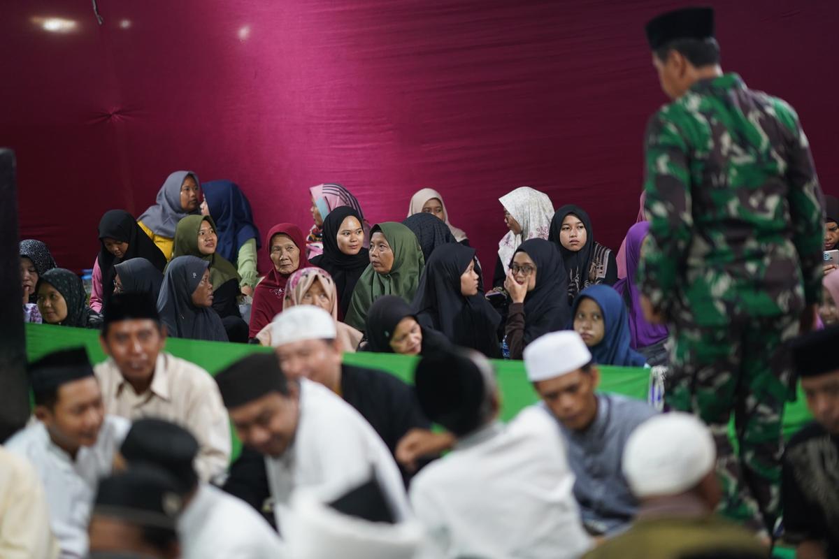 Foto 3 dari 9: Hadiri Peringatan Nifsu Sya'ban, Wali Kota Harap Kesejahteraan Untuk Kota Madiun