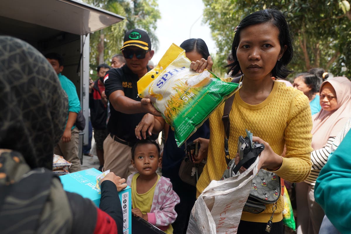 Foto utama berita: Peringati Hari Pangan Sedunia, DKPP-PKK Sediakan 1,5 Ton Beras Murah Untuk Warga
