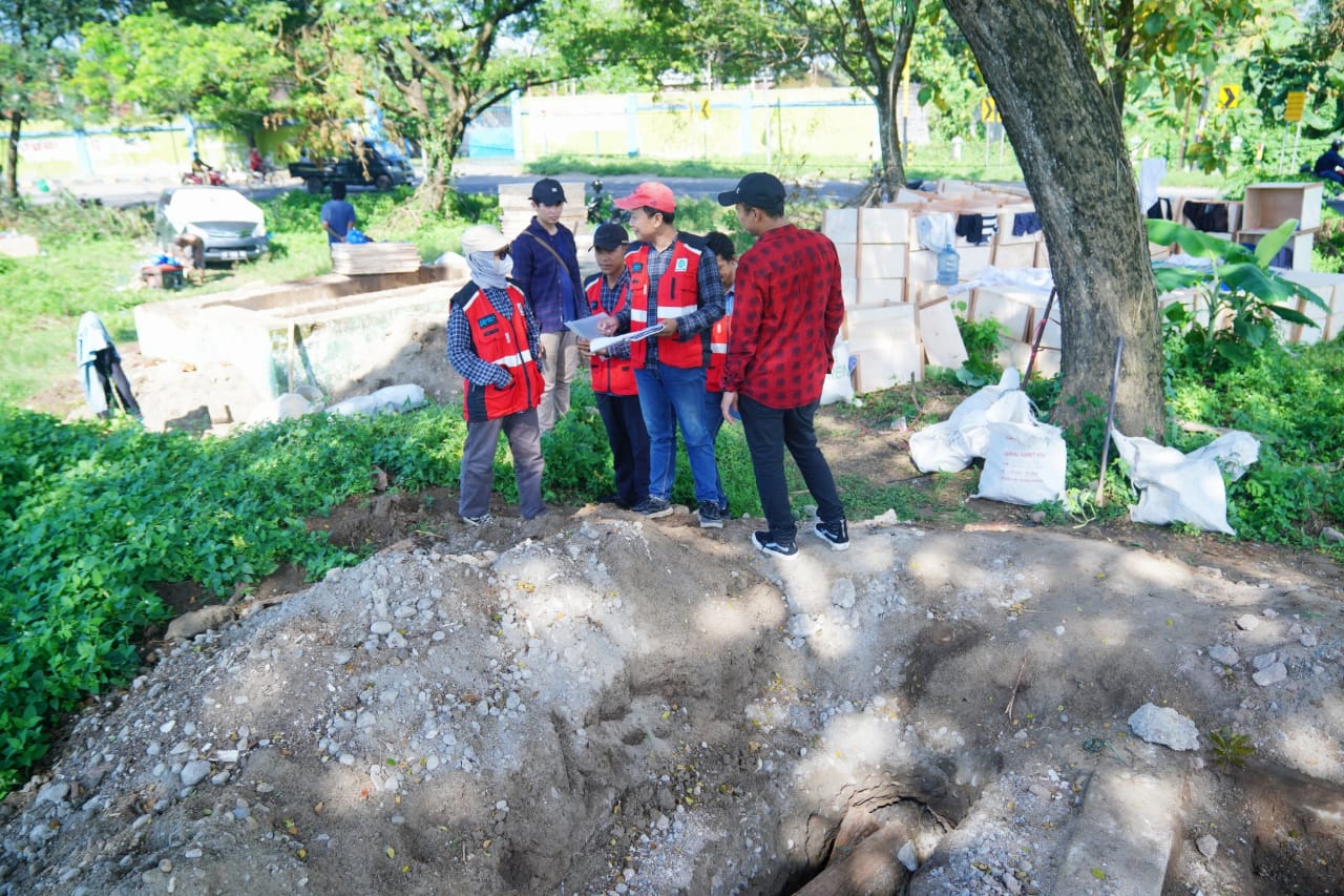 Foto 6 dari 6: Proyek Rusunawa III Berlanjut, Disperkim Pindahkan Ratusan Makam Tionghoa