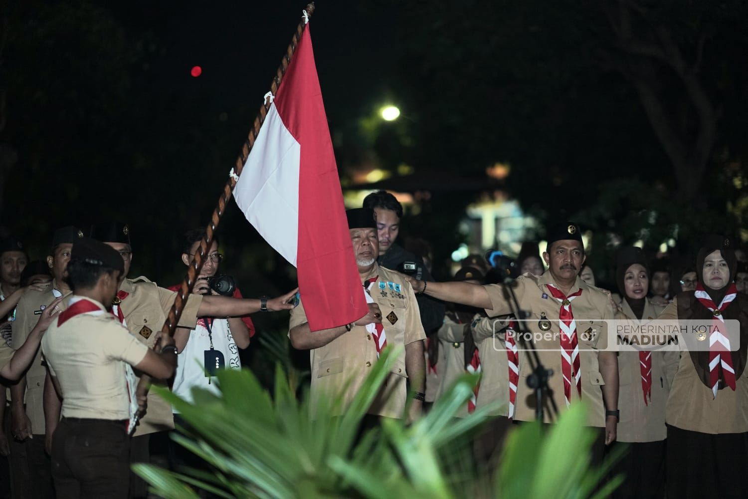 Foto 2 dari 6: Pimpin Upacara Ulang Janji Pramuka, Wali Kota Ajak Pramuka Selalu Amalkan Tri Satya dan Dasa Dharma