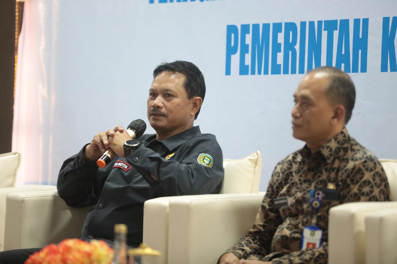 Foto 2 dari 5: Beri Pembinaan PPPK Nakes, Wali Kota Minta Serius dalam Bekerja