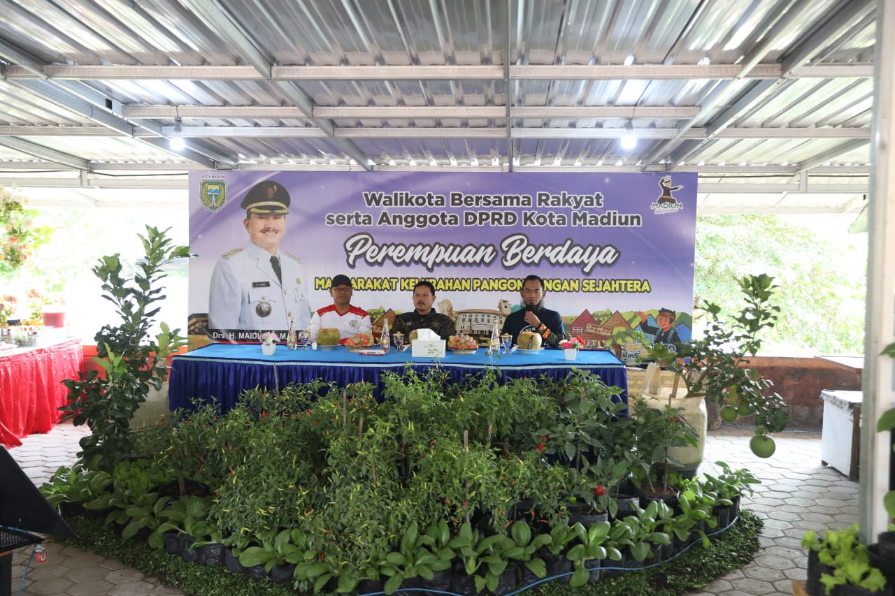 Foto 7 dari 11: Gowes 3 Kelurahan, Wali Kota Ajak Perempuan Berdaya Agar Lebih Sejahtera