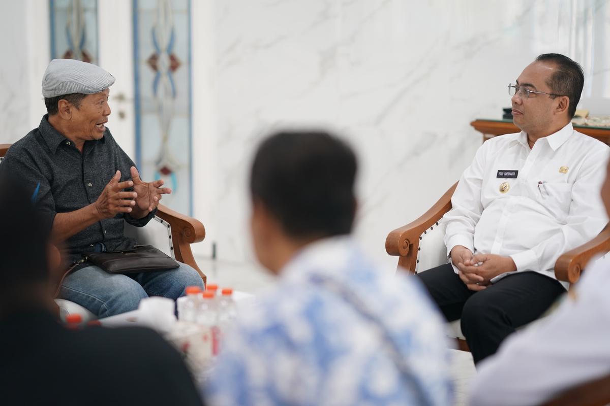 Foto 9 dari 9: Audiensi Dengan LSM, Pj. Wali Kota Tampung Masukan Untuk Pembangunan Kota