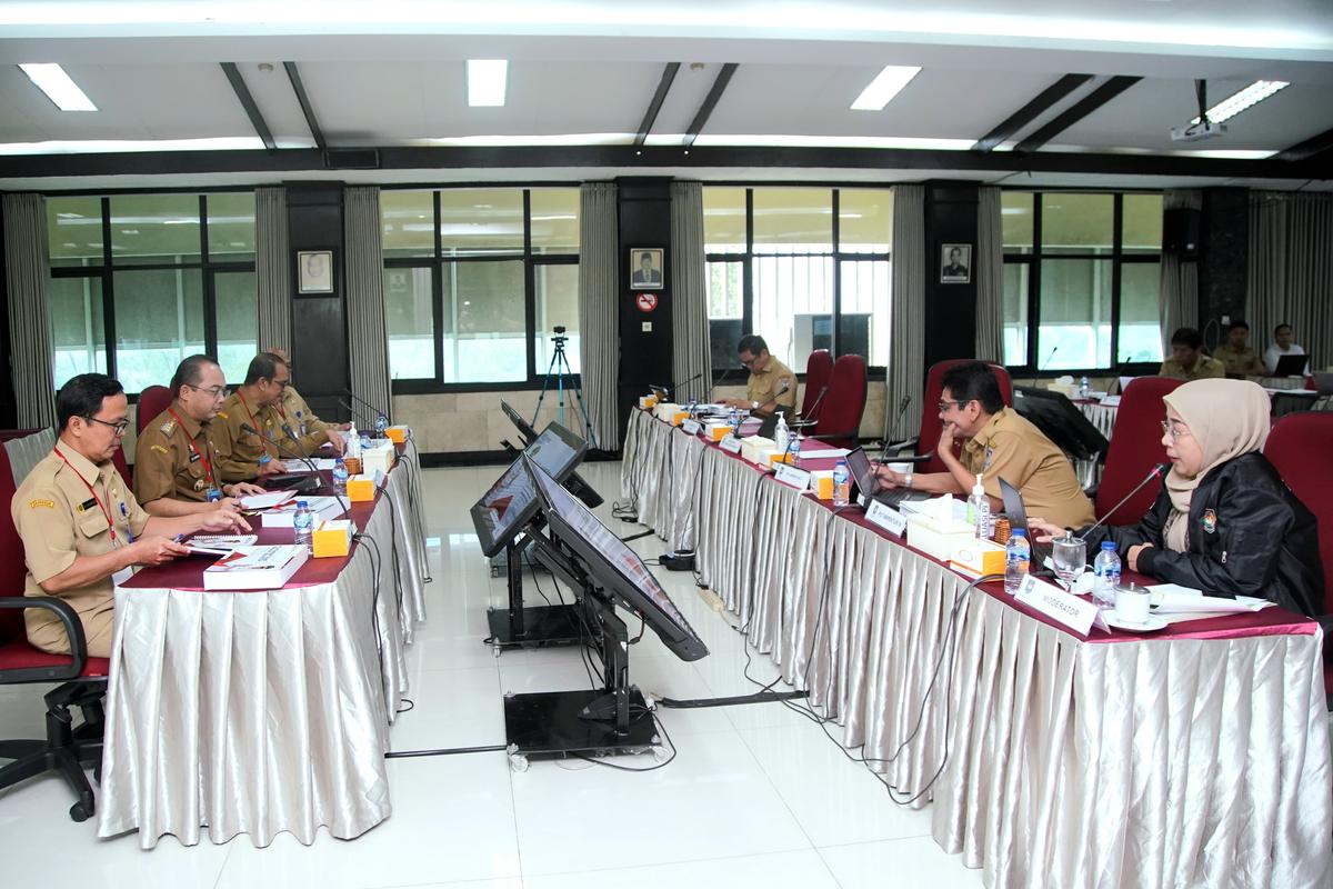 Foto 3 dari 11: Enam Bulan Menjabat Di Kota Madiun, Pj Wali Kota Paparkan Pertanggungjawaban Triwulan II Ke Kemendagri