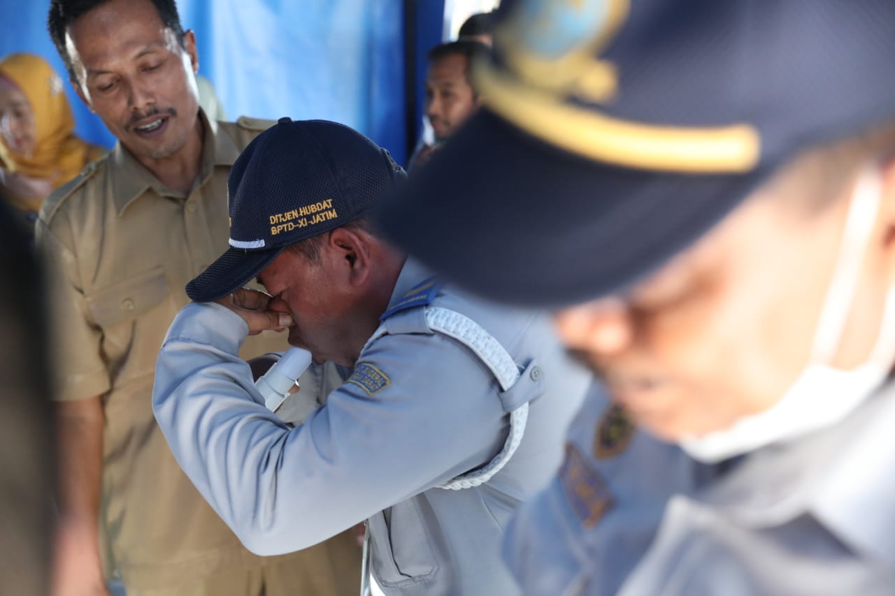 Foto 7 dari 10: Pantau Pemeriksaan Penyakit Paru Obstruksi Kronik Dinkes PPKB Di Terminal, Kemenkes Imbau Masyarakat Jauhi Asap Rokok