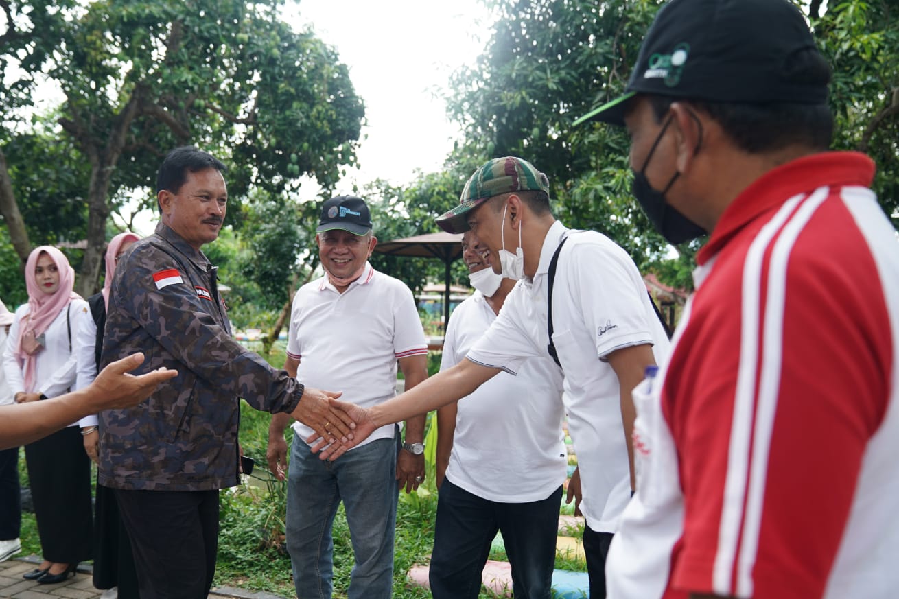 Foto 8 dari 10: Wujudkan Lingkungan Yang Bersih Dan Sehat, Wali Kota Wajibkan 27 Kelurahan Punya Proklim