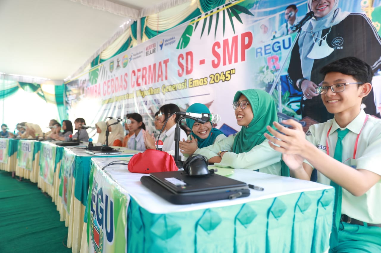 Foto 1 dari 8: Adu Akademik Lewat Cerdas Cermat, SPENDA Juarai LCC Tingkat Kota