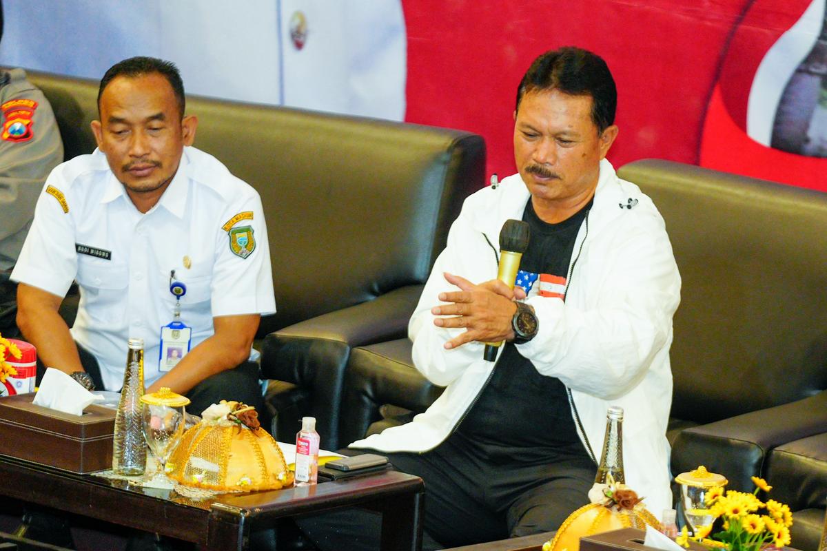 Foto 4 dari 8: Buka Penyuluhan Hukum Terpadu Bagi Warga Kartoharjo, Wali Kota Ajak Masyarakat Melek Hukum