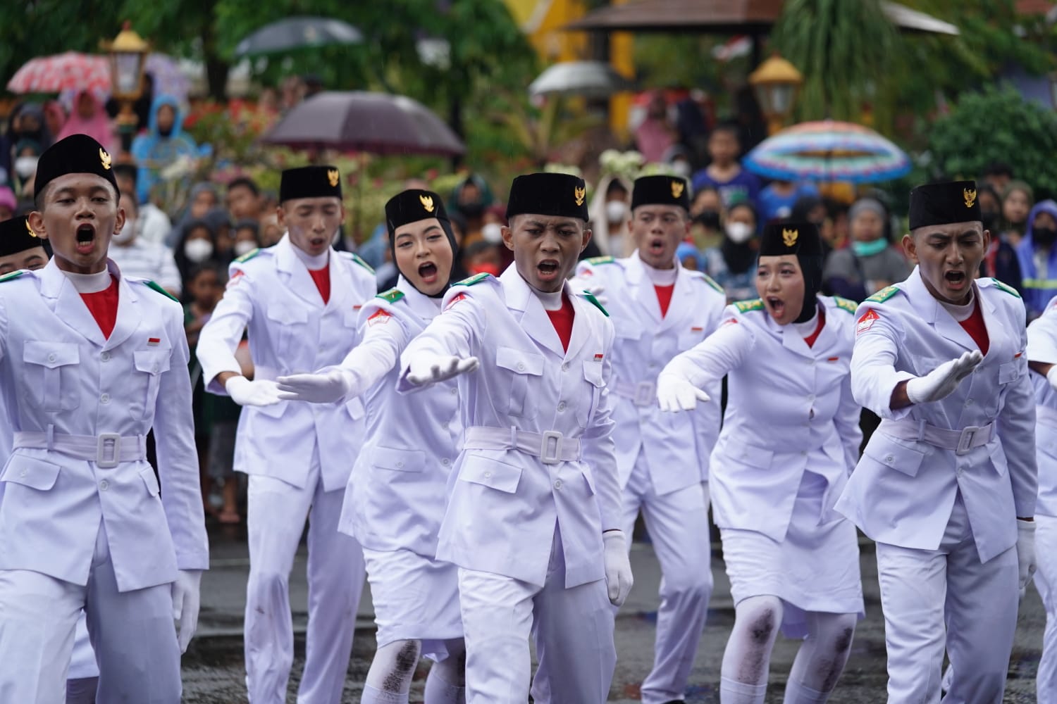 Foto 7 dari 10: Parade Senja Kembali Tersaji, Kali Ini Tim SMPN 4 dan MAN 2 Kota Madiun yang Unjuk Gigi
