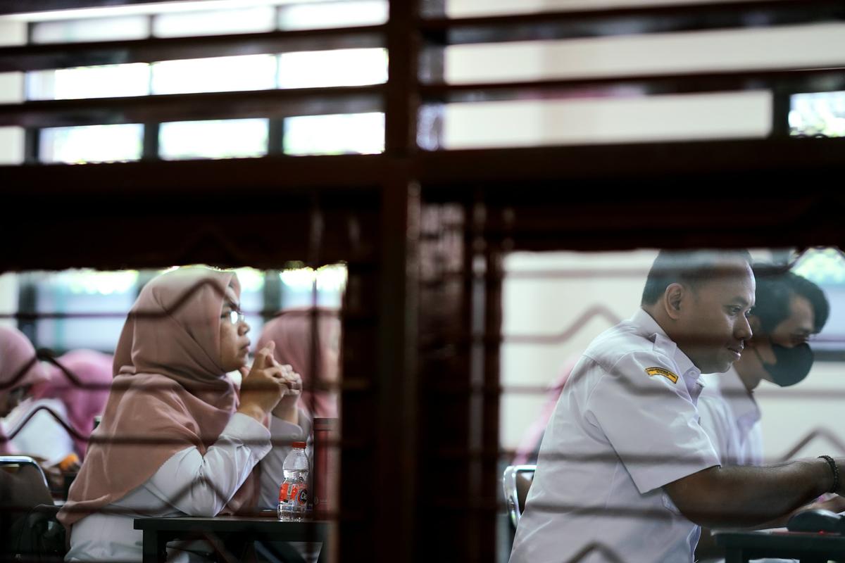 Foto 1 dari 9: Pengajuan Izin Tenaga Medis Dan Tenaga Kesehatan Beralih Ke MPPD, DPMPTSP Kota Madiun Gelar Forum Konsultasi Publik Untuk Petakan Kendala