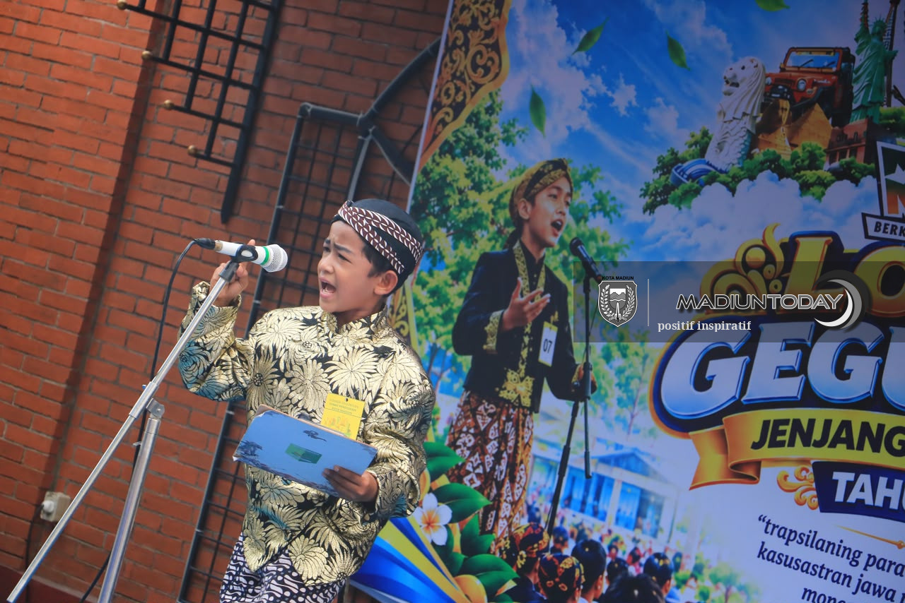 Foto 6 dari 18: 1.588 Pelajar Madiun Rawat Warisan Budaya Jawa Lewat Aksara dan Geguritan
