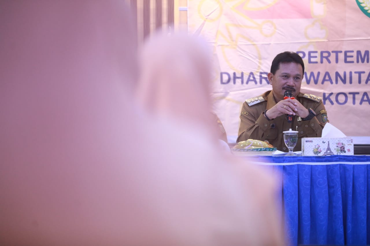 Foto 6 dari 13: Hadiri Pertemuan Rutin Pleno DWP, Wali Kota Harap Perempuan Semakin Berperan di Keluarga