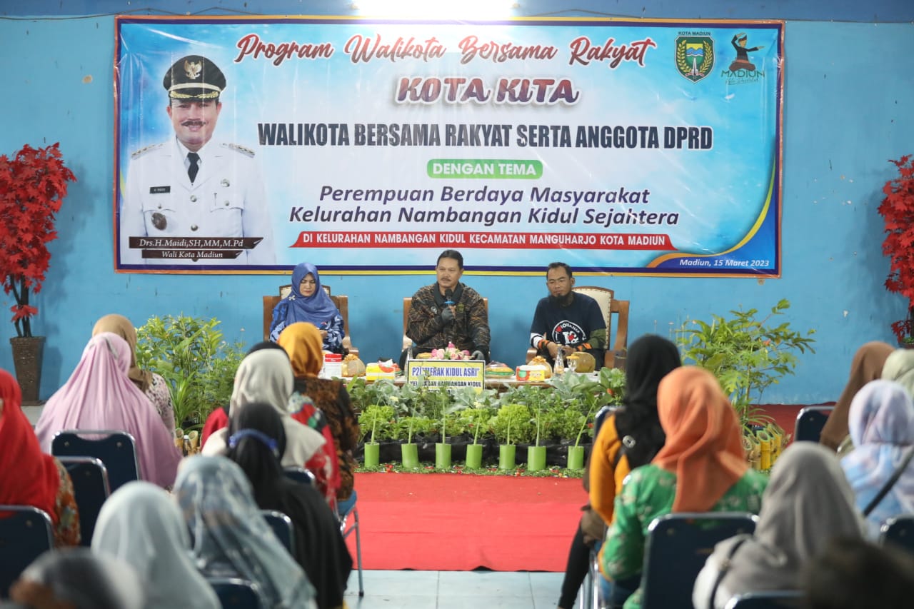 Foto 5 dari 11: Gowes 3 Kelurahan, Wali Kota Ajak Perempuan Berdaya Agar Lebih Sejahtera