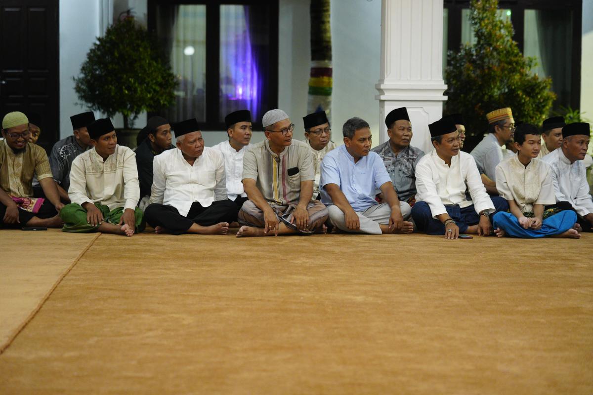 Foto 8 dari 8: Optimalisasi Rumah Dinas Untuk Giat Keagamaan Selama Ramadhan, Wali Kota Gelar Tarawih Berjamaah