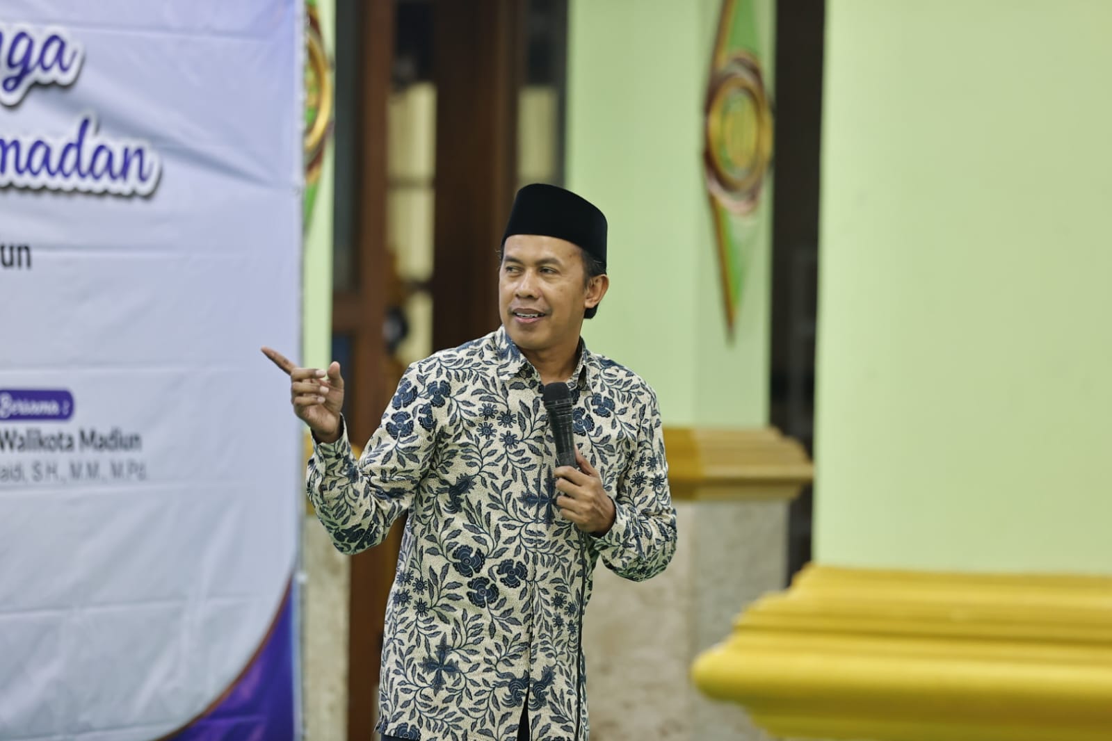 Foto 4 dari 8: Hadiri Tarhib Ramadhan Di Masjid Baitul Hakim, Wali Kota : Kokohkan Keluarga Untuk Meraih Berkah Di Bulan Suci