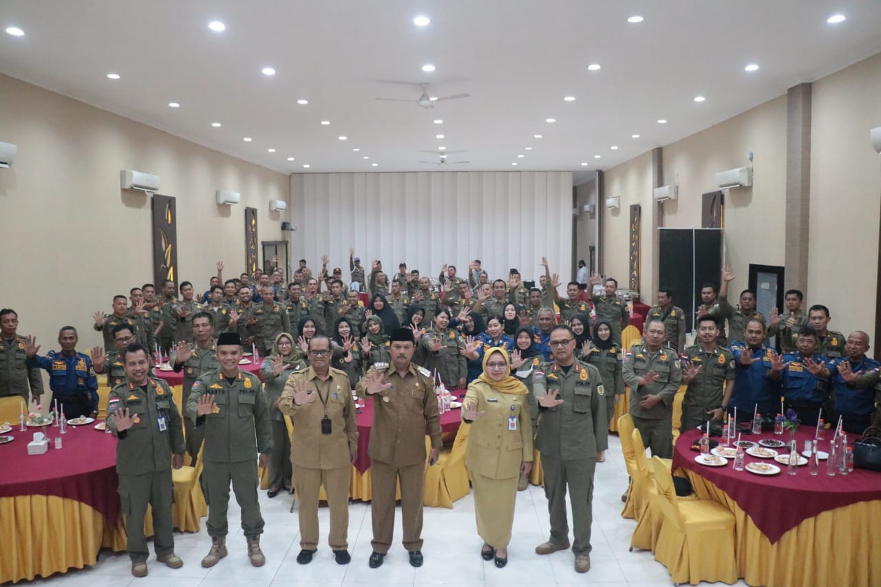 Foto 10 dari 10: Wujudkan Lebaran yang Aman dan Nyaman, Wali Kota Beri Pembinaan Petugas Satpol PP Kota